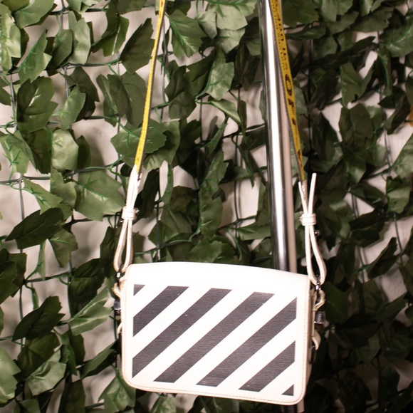OFF-WHITE Diagonal Binder Clip Shoulder Bag (worn and lost OW binder clip) - Picture 1 of 6